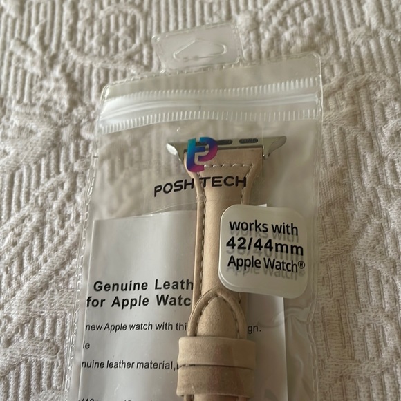 Posh Tech Genuine Leather Apple Watch bracelet for 42/44mm. - Picture 2 of 4